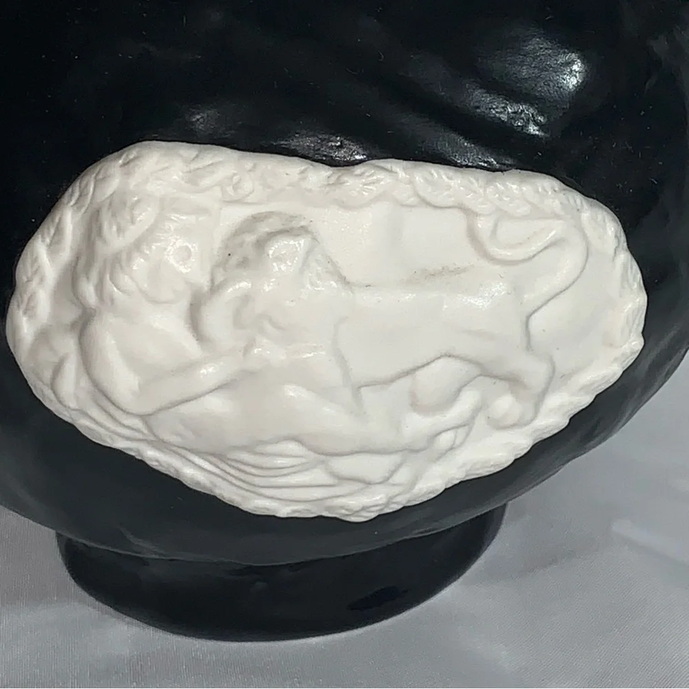 RARE! Jonathan Adler neo-classical NAÎVITÉ modern TEAPOT near mint!